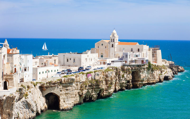 PASQUA NEL GARGANO, TRA FEDE E NATURA